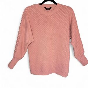 Vera Wang Simply Vera size M / L pink cable knit sweater with long sleeves